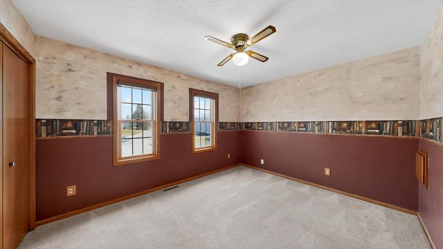 4236 Stoneham Lane NW, Rochester, MN 55901