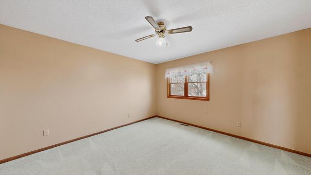 4236 Stoneham Lane NW, Rochester, MN 55901