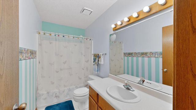 4236 Stoneham Lane NW, Rochester, MN 55901