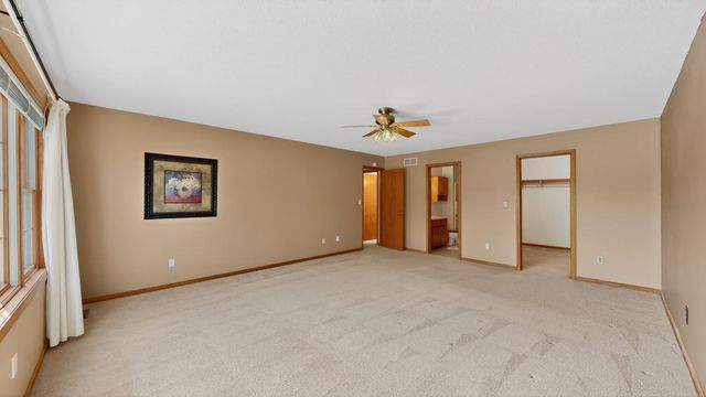 4236 Stoneham Lane NW, Rochester, MN 55901
