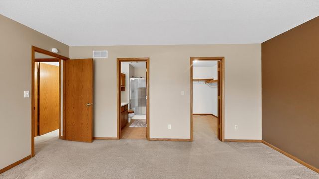 4236 Stoneham Lane NW, Rochester, MN 55901