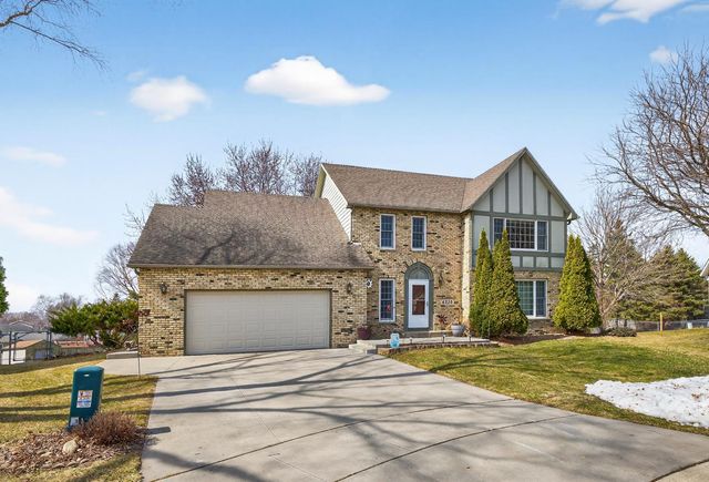 4236 Stoneham Lane NW, Rochester, MN 55901