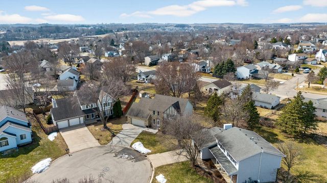 4236 Stoneham Lane NW, Rochester, MN 55901