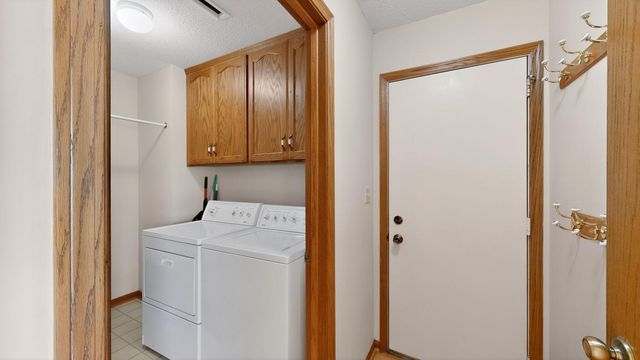 4236 Stoneham Lane NW, Rochester, MN 55901