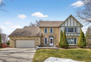 4236 Stoneham Lane NW, Rochester, MN 55901