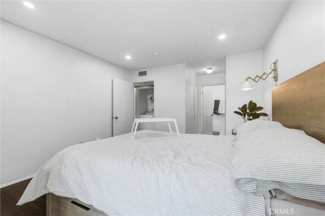 4275 Via Arbolada 210, Los Angeles, CA 90042