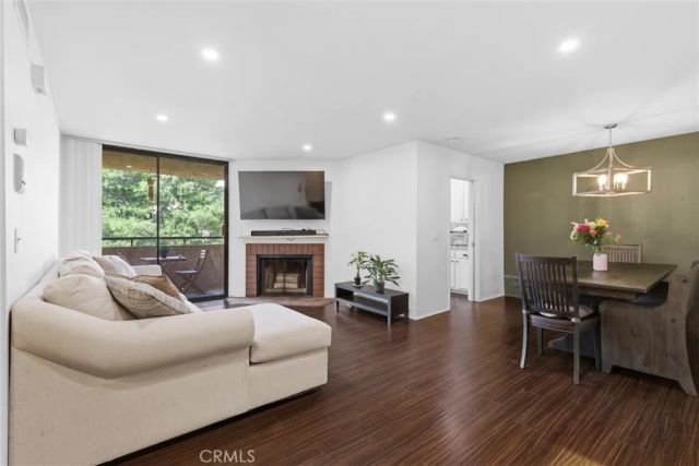 4275 Via Arbolada 210, Los Angeles, CA 90042