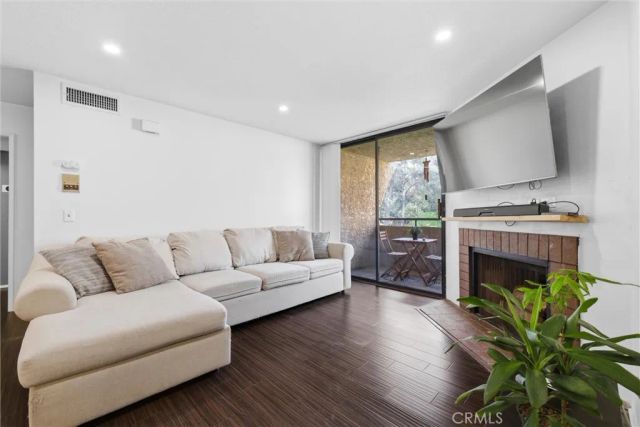 4275 Via Arbolada 210, Los Angeles, CA 90042