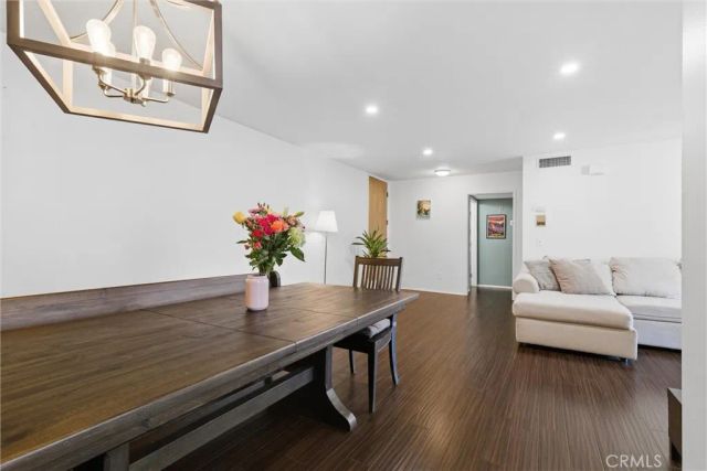 4275 Via Arbolada 210, Los Angeles, CA 90042