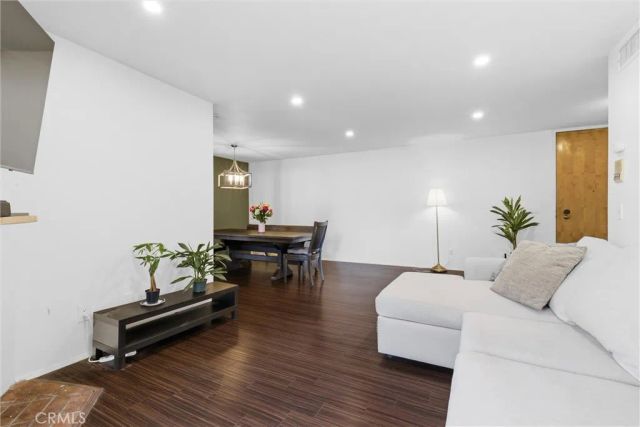 4275 Via Arbolada 210, Los Angeles, CA 90042