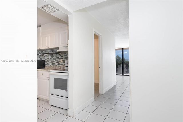 16751 NE 9th Avenue 401, North Miami Beach, FL 33162