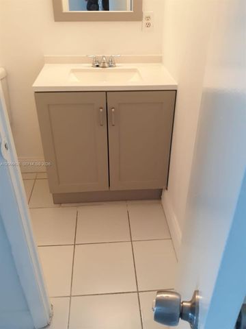 16751 NE 9th Avenue 401, North Miami Beach, FL 33162