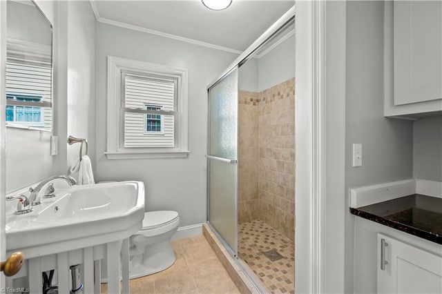 2777 Calumet Street, Winston-salem, NC 27104