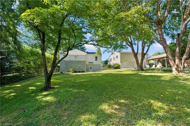 2777 Calumet Street, Winston-salem, NC 27104