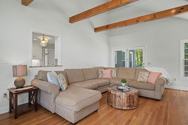 215 Rolling Meadow Dr, Holliston, MA 01746