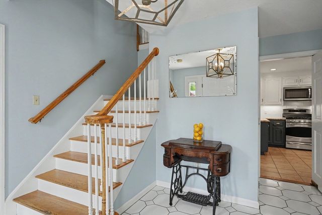 215 Rolling Meadow Dr, Holliston, MA 01746