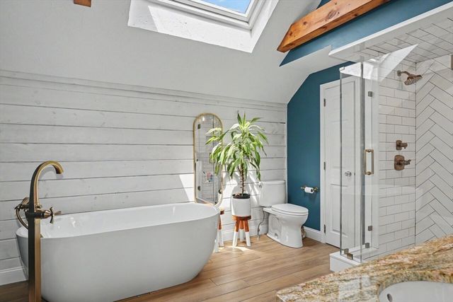 215 Rolling Meadow Dr, Holliston, MA 01746