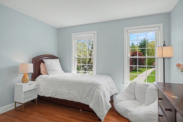 215 Rolling Meadow Dr, Holliston, MA 01746