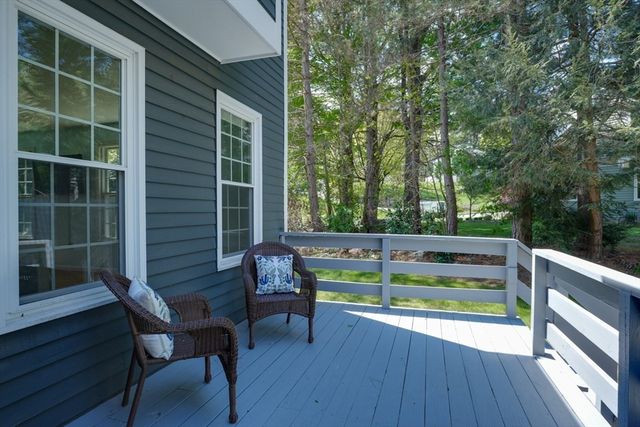 215 Rolling Meadow Dr, Holliston, MA 01746