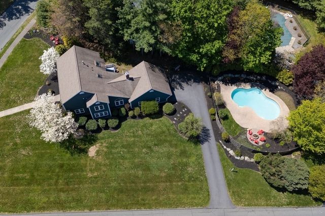 215 Rolling Meadow Dr, Holliston, MA 01746