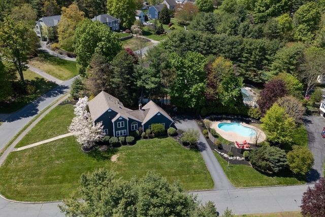 215 Rolling Meadow Dr, Holliston, MA 01746