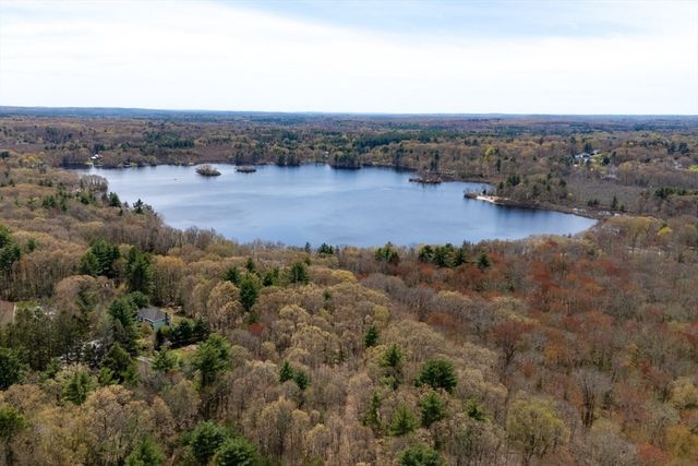 215 Rolling Meadow Dr, Holliston, MA 01746