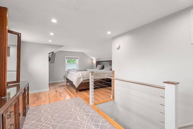 32 Oak St, Stoneham, MA 02180
