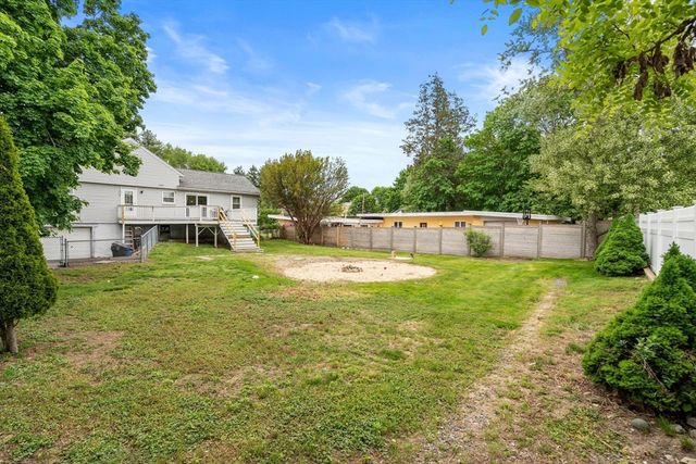 32 Oak St, Stoneham, MA 02180