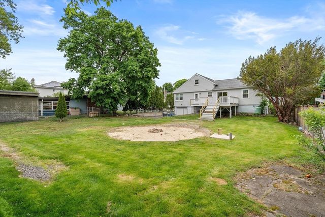 32 Oak St, Stoneham, MA 02180