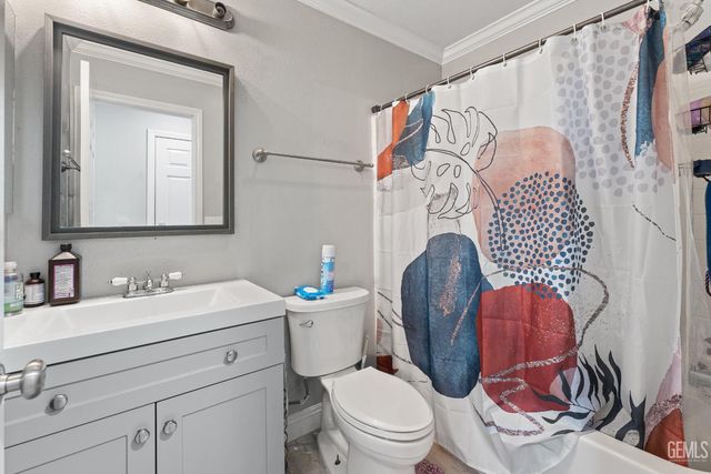 11416 Magnolia Street, Corona, CA 92883