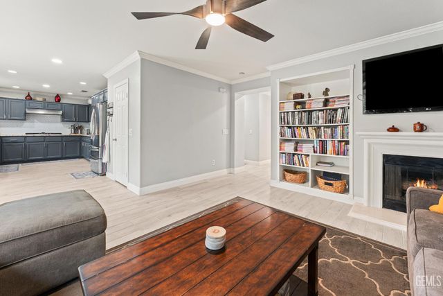 11416 Magnolia Street, Corona, CA 92883