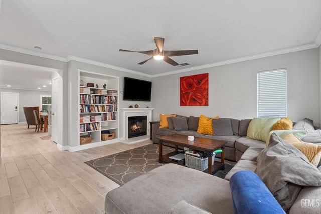 11416 Magnolia Street, Corona, CA 92883