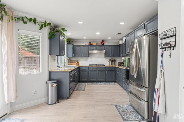 11416 Magnolia Street, Corona, CA 92883