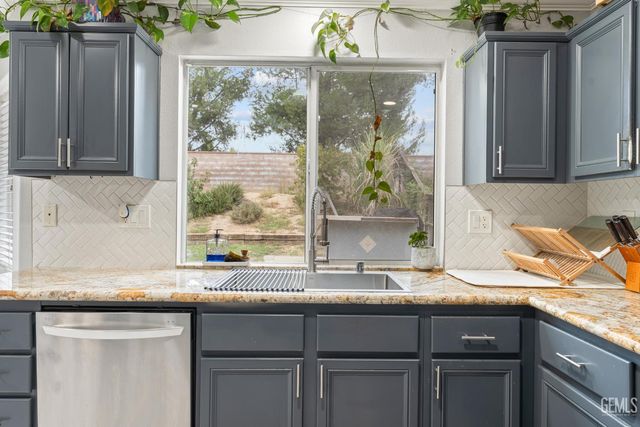 11416 Magnolia Street, Corona, CA 92883