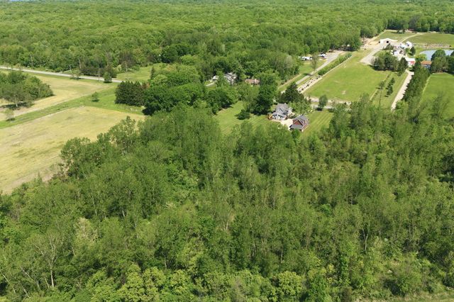 7780 W East Road, Chikaming Twp, MI 49116