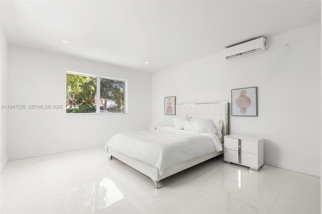 1581 Normandy Dr, Miami Beach, FL 33141