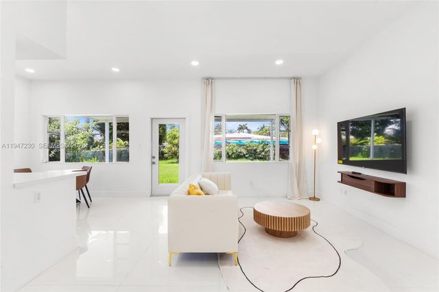 1581 Normandy Dr, Miami Beach, FL 33141