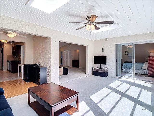 7385 CRESTWOOD DRIVE, Weeki Wachee, FL 34613