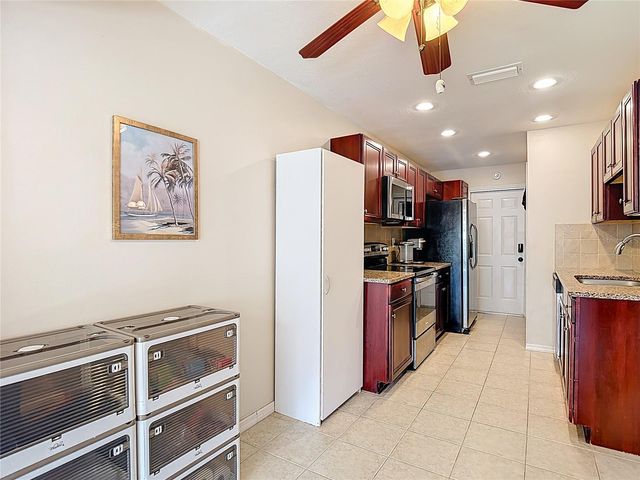 7385 CRESTWOOD DRIVE, Weeki Wachee, FL 34613