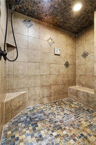 10515 N Michigan Avenue, Kansas City, MO 64155