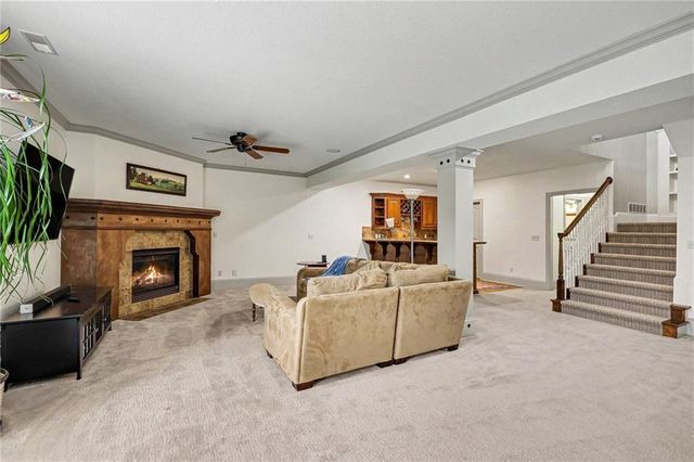 10515 N Michigan Avenue, Kansas City, MO 64155