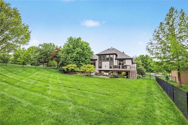 10515 N Michigan Avenue, Kansas City, MO 64155