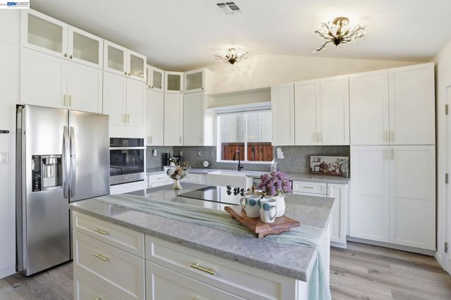 1702 Highland Cir, Fairfield, CA 94534