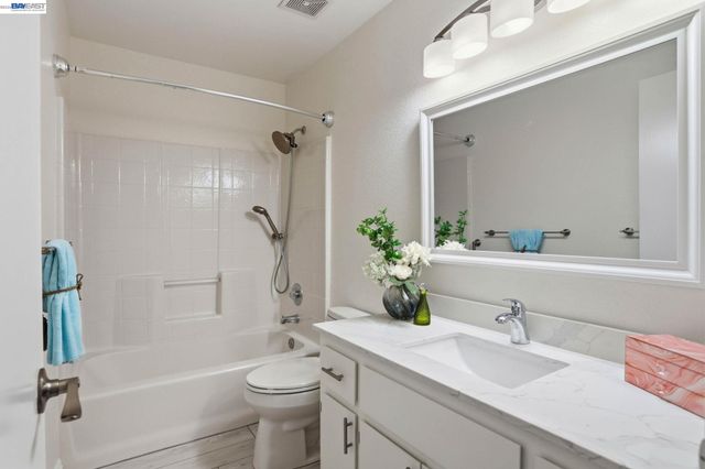 1702 Highland Cir, Fairfield, CA 94534