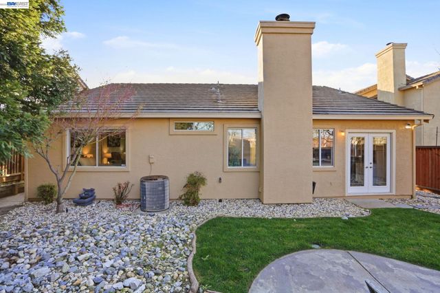 1702 Highland Cir, Fairfield, CA 94534