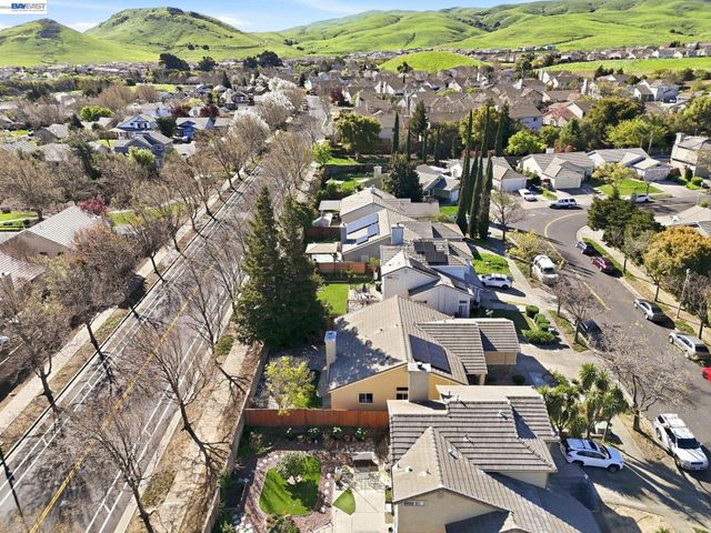 1702 Highland Cir, Fairfield, CA 94534