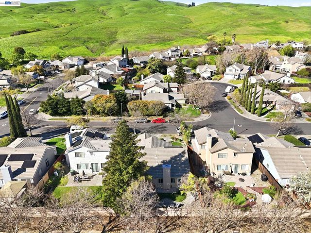1702 Highland Cir, Fairfield, CA 94534