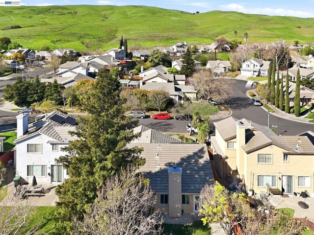 1702 Highland Cir, Fairfield, CA 94534