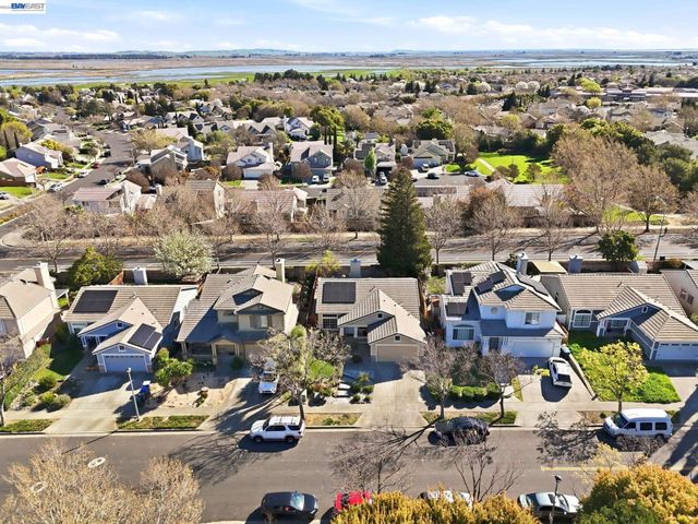 1702 Highland Cir, Fairfield, CA 94534