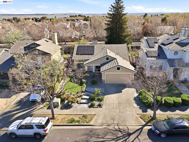 1702 Highland Cir, Fairfield, CA 94534